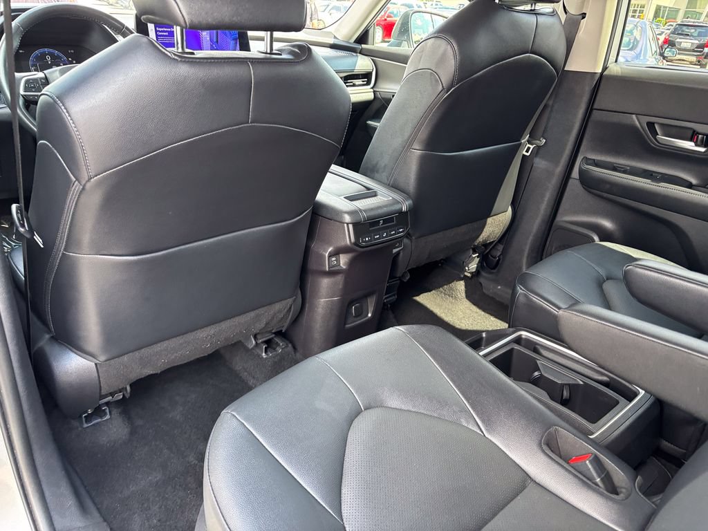Used 2025 Toyota Grand Highlander AWD image 48