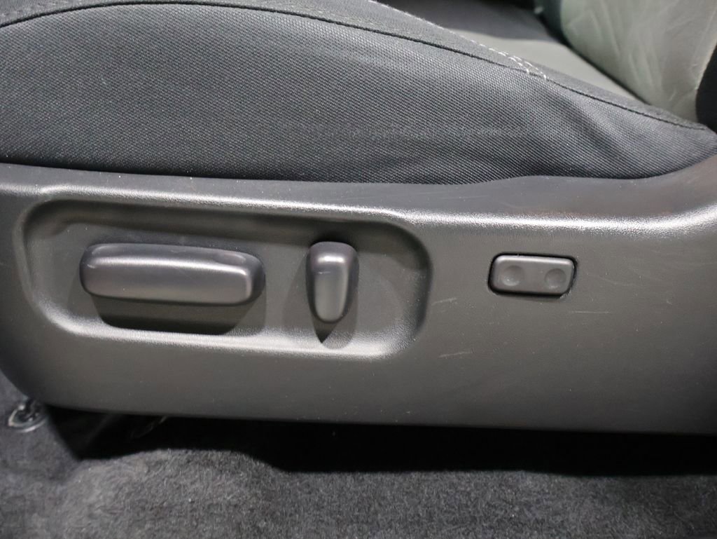 Used 2022 Toyota Tacoma TRD Off-Road w/ Technology Package image 12