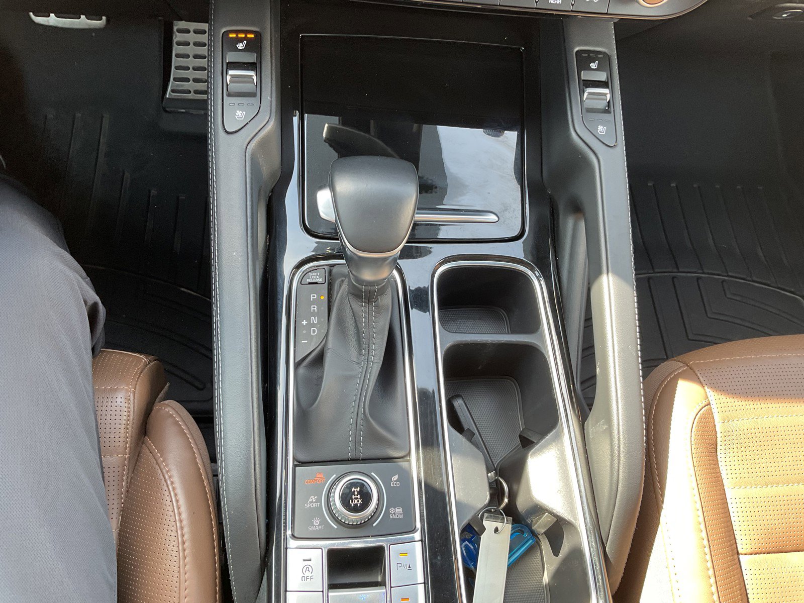 Used 2021 Kia Telluride SX w/ SX Prestige Package image 18