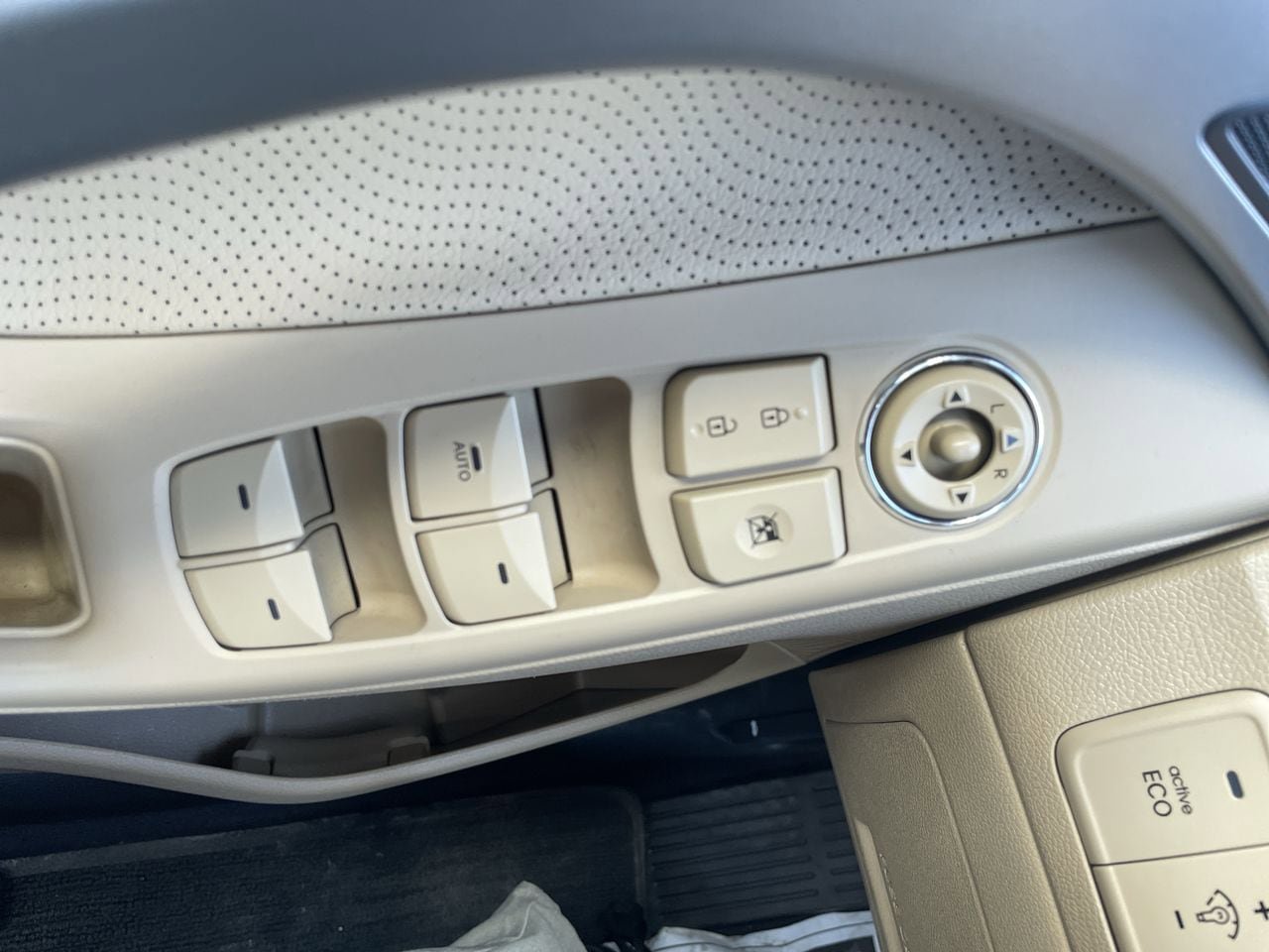 Used 2013 Hyundai Elantra Limited FWD image 19
