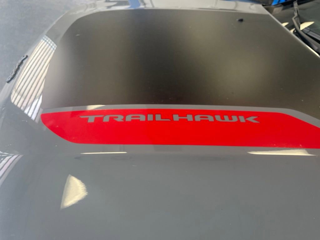 Used 2024 Jeep Compass Trailhawk w/ Trailhawk Elite Group AWD/4WD image 6