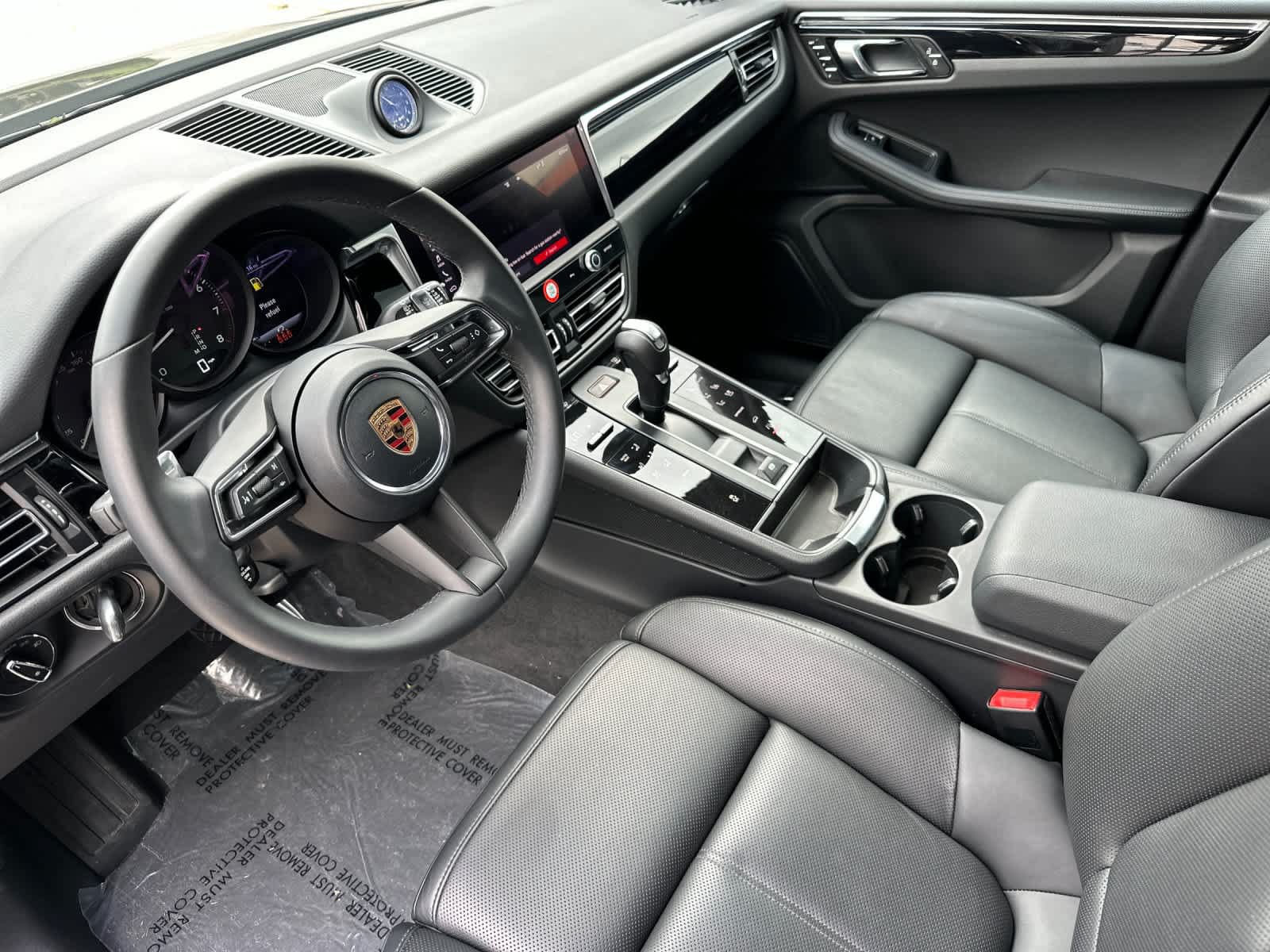 Used 2026 Porsche Macan AWD/4WD image 4