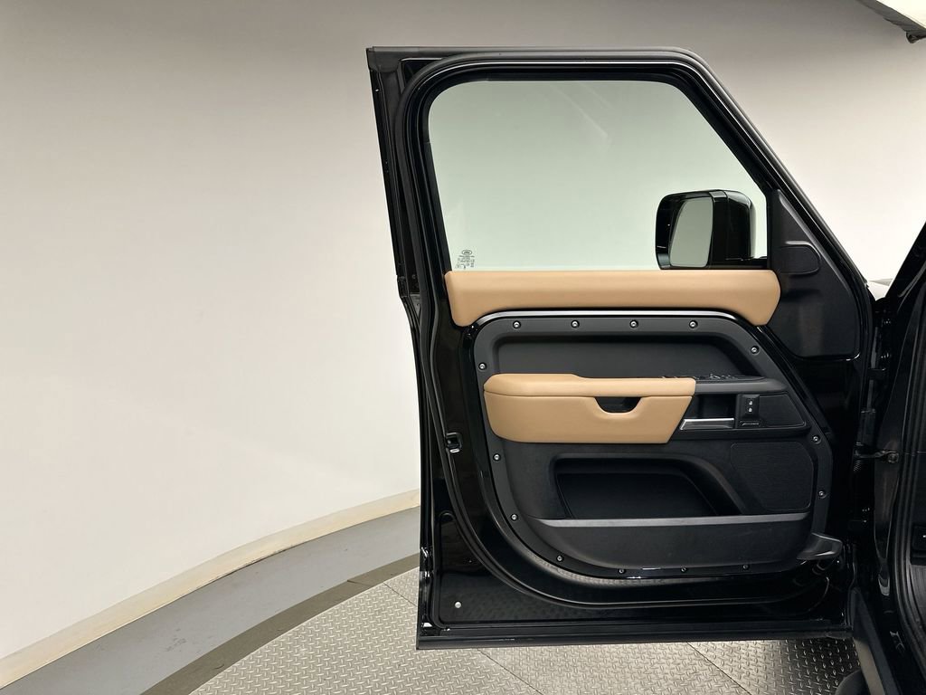 New 2026 Land Rover Defender 110 S AWD/4WD image 17