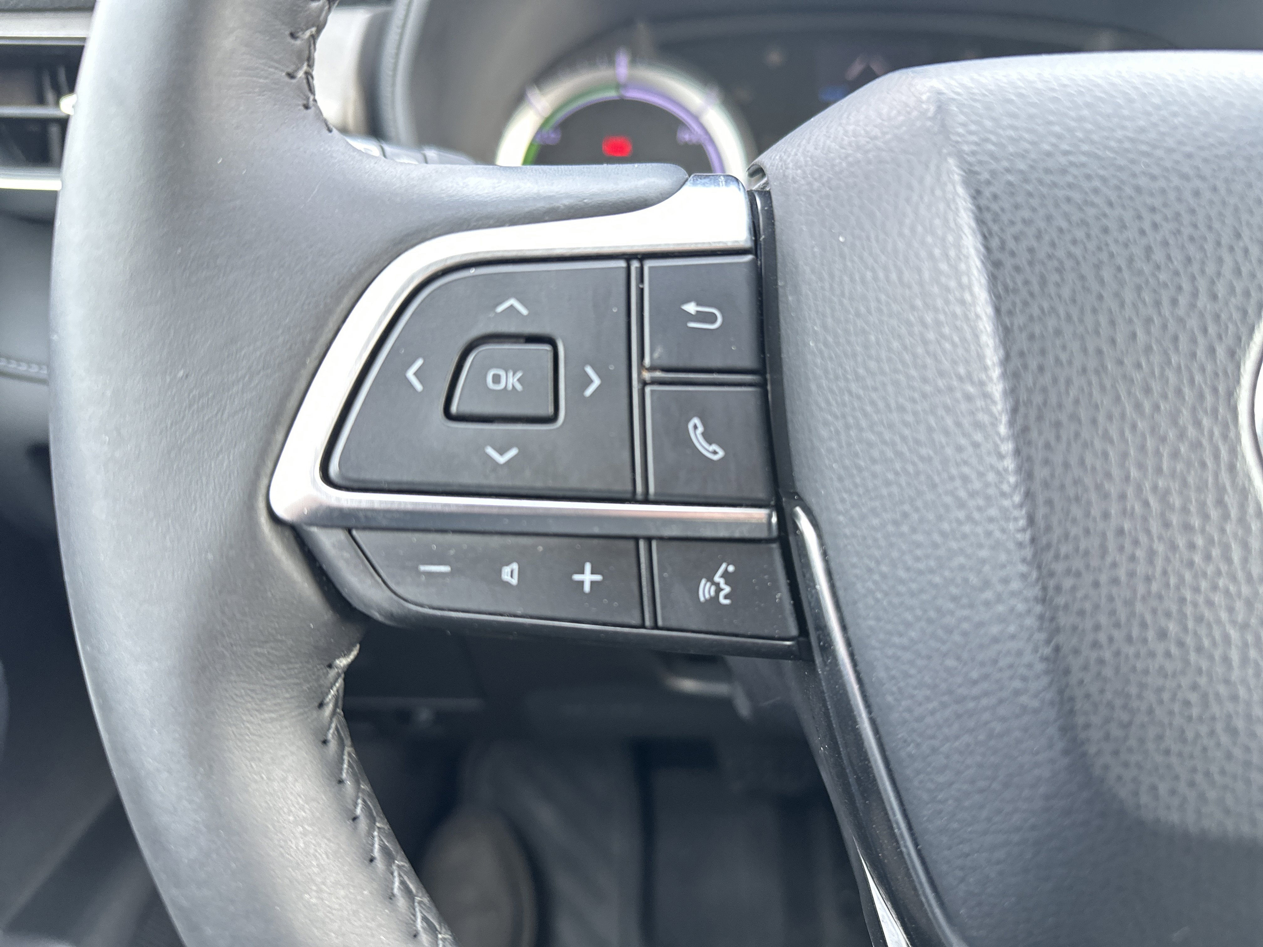 Used 2021 Toyota Highlander LE image 18