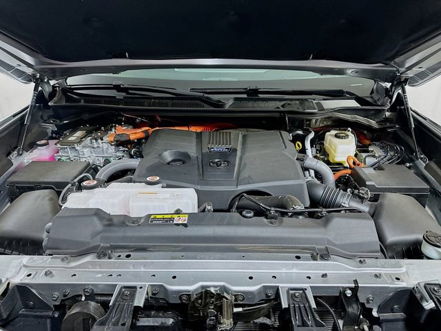 Used 2025 Toyota Tundra Platinum image 31