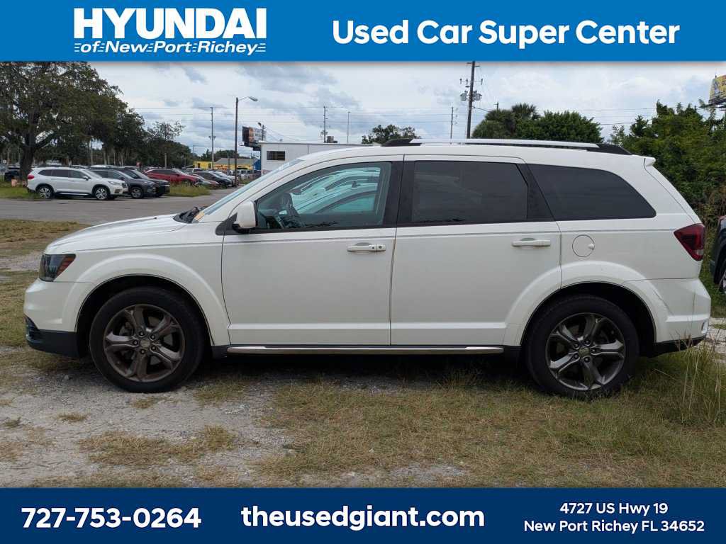 Used 2015 Dodge Journey Crossroad w/ Flexible Seating Group FWD image 2