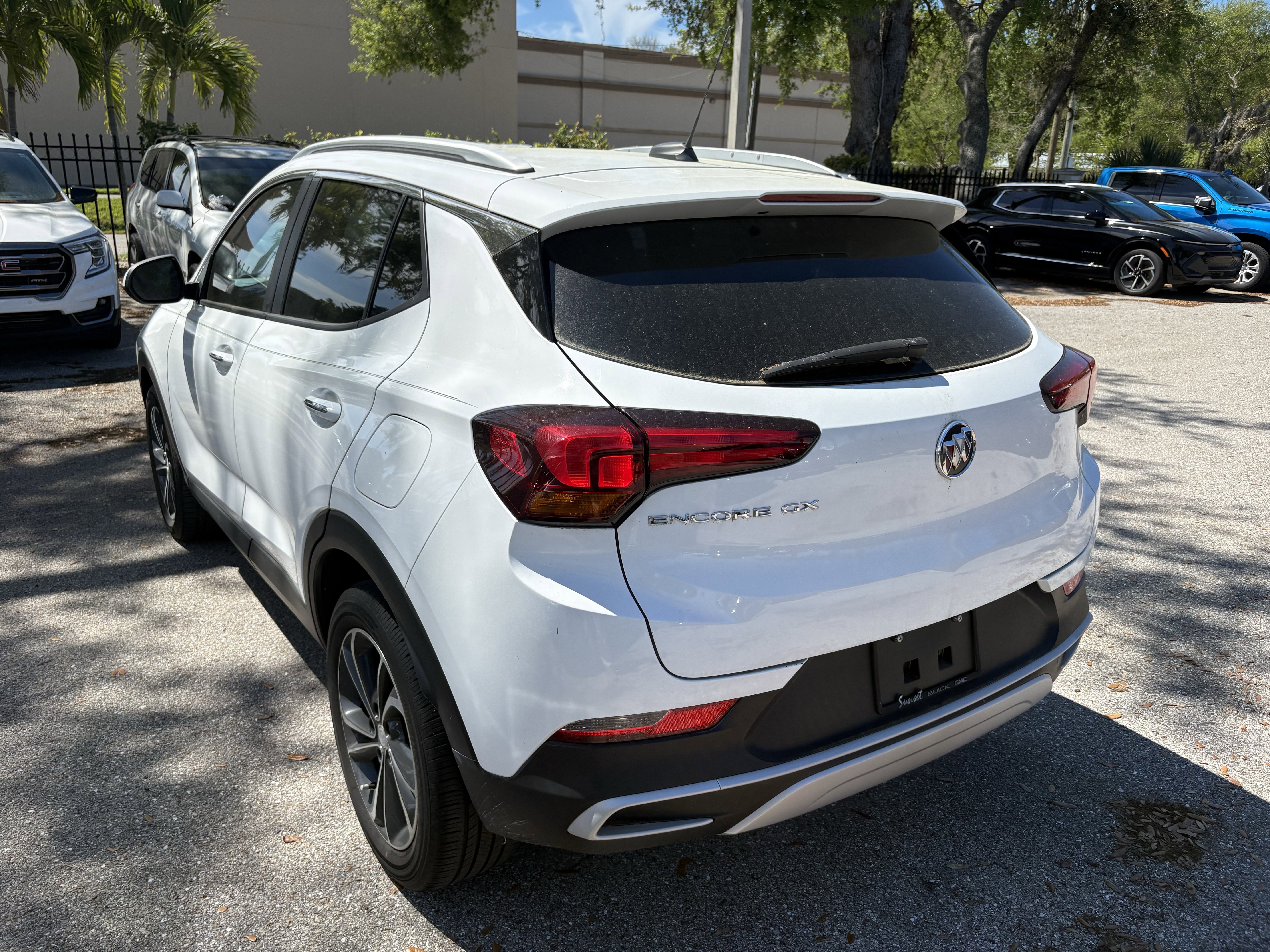 Used 2023 Buick Encore GX Select image 5