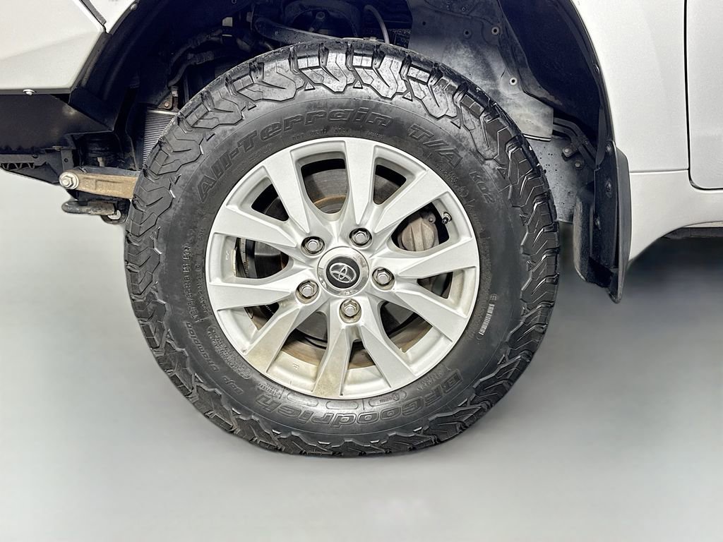 Used 2016 Toyota Land Cruiser AWD/4WD image 41