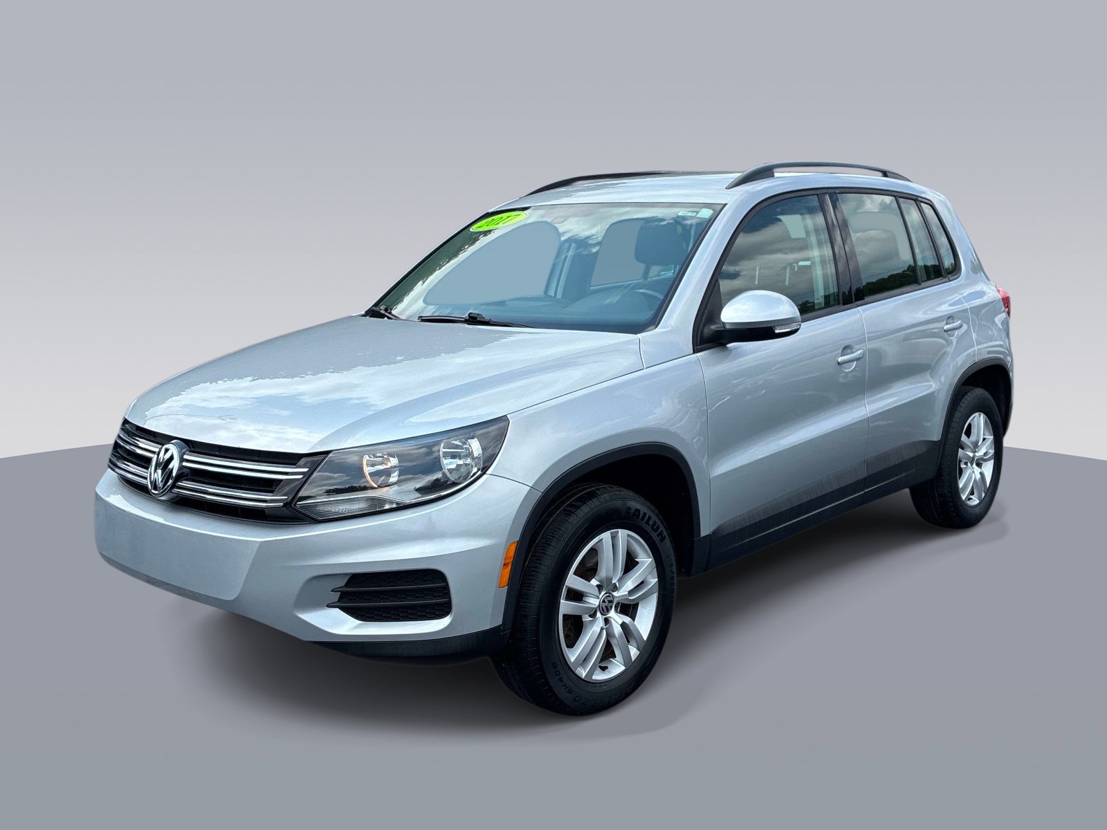 Used 2017 Volkswagen Tiguan S AWD/4WD image 3