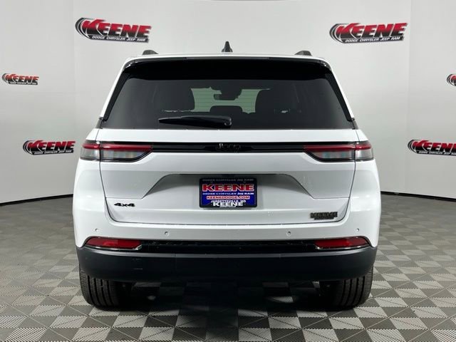 New 2025 Jeep Grand Cherokee Altitude image 7