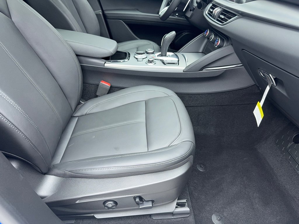 New 2025 Alfa Romeo Stelvio Sprint w/ Convenience Package image 43