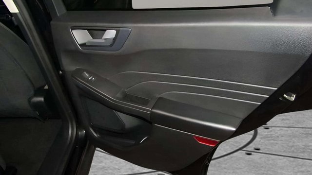 Used 2021 Ford Escape SE image 22