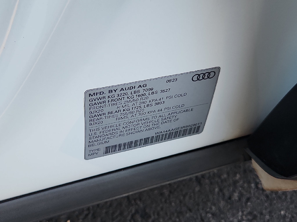 Certified 2024 Audi Q8 e-tron Premium AWD/4WD image 27
