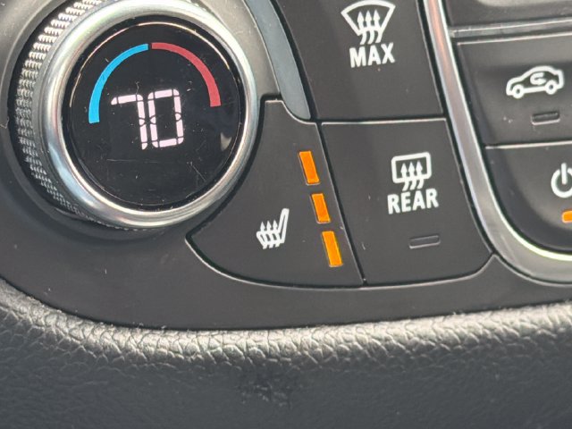 Used 2020 Chevrolet Equinox LT w/ Driver Convenience Package FWD image 34