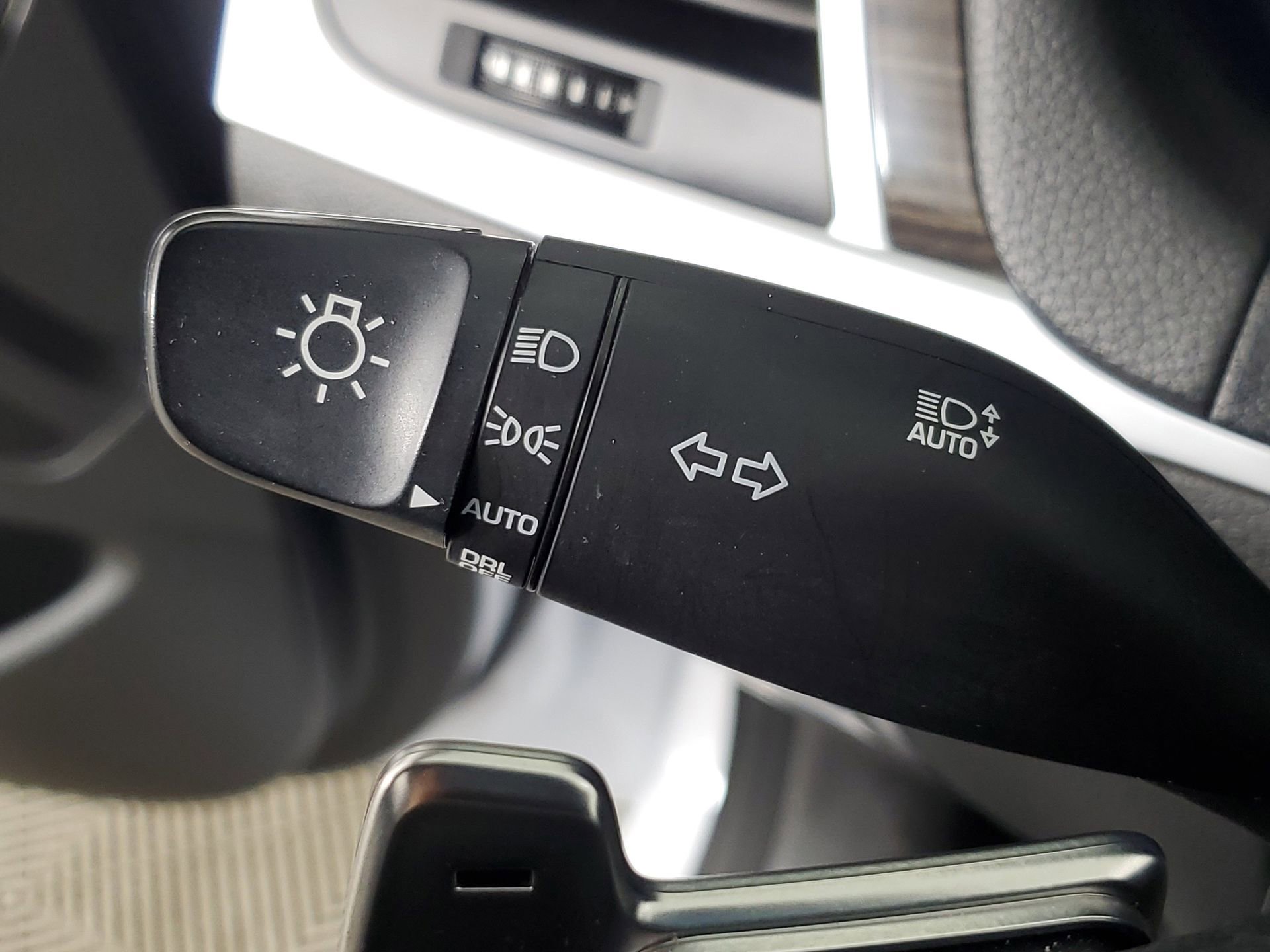 Used 2017 Genesis G80 3.8 image 33