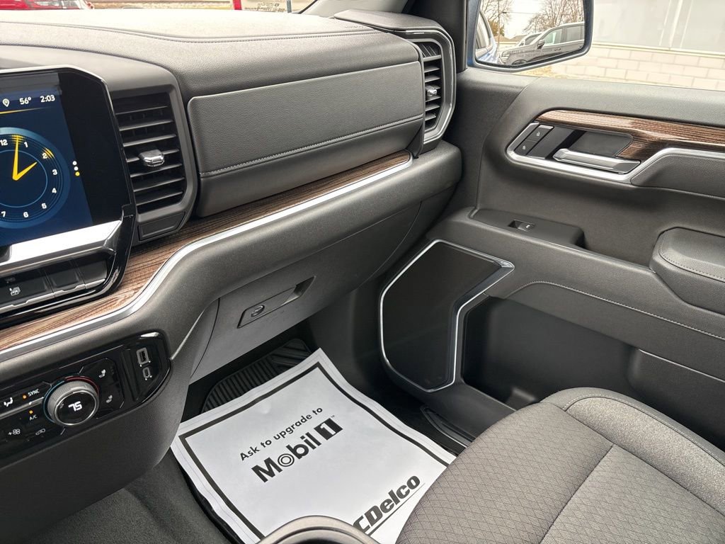 Used 2025 Chevrolet Silverado 1500 LT image 29