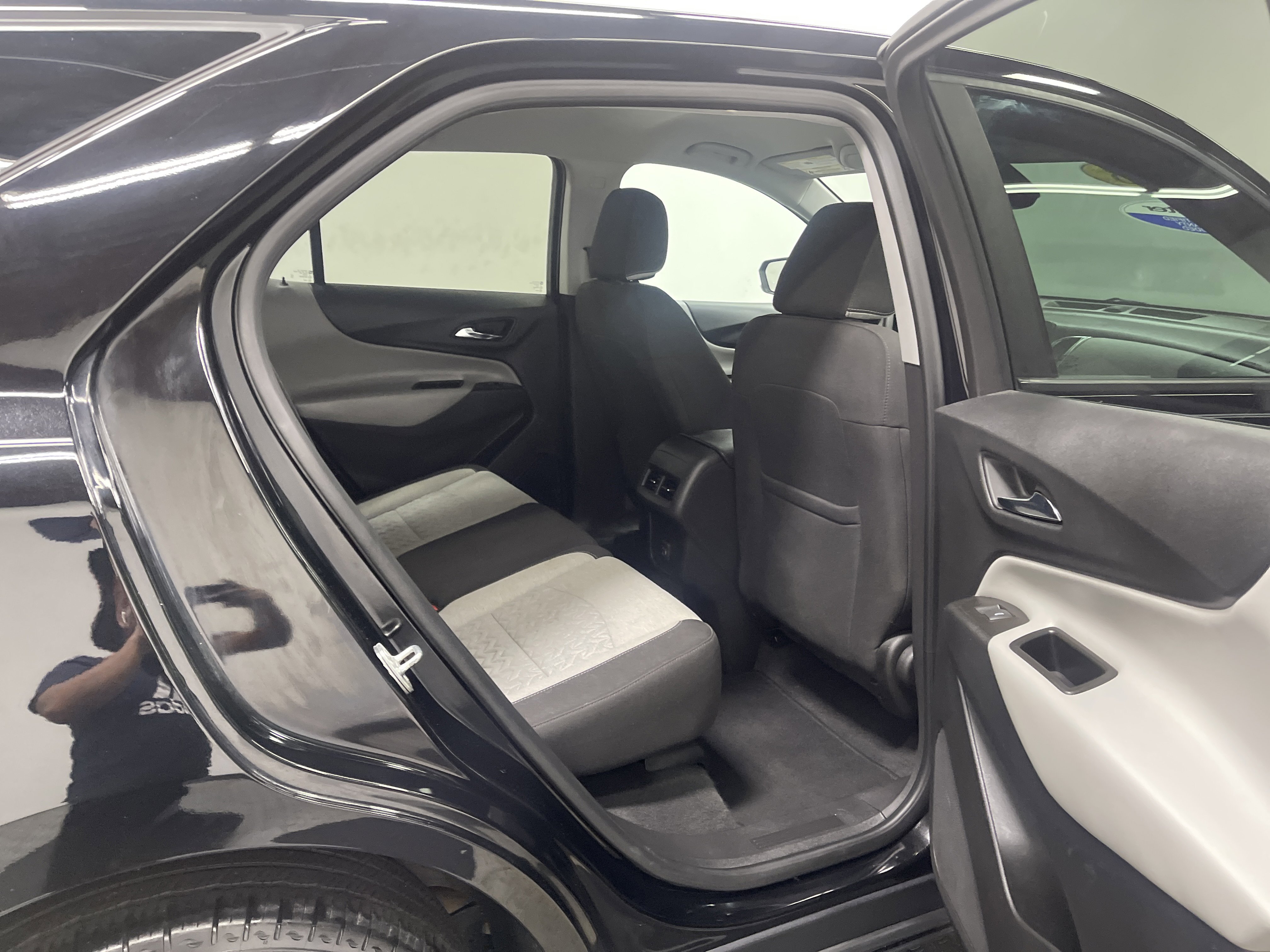 Used 2023 Chevrolet Equinox LS w/ LS Convenience Package image 21