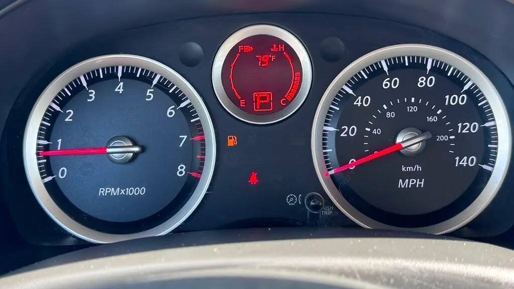 Used 2011 Nissan Sentra 2.0 SR FWD image 17