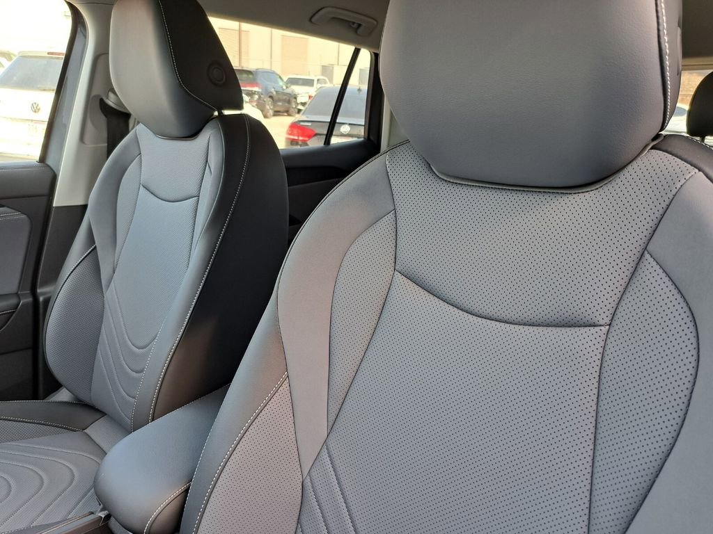 New 2026 Volkswagen Tiguan SE image 13