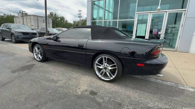 Used 2001 Chevrolet Camaro Z28 w/ SS Performance/Appearance Pkg RWD image 6