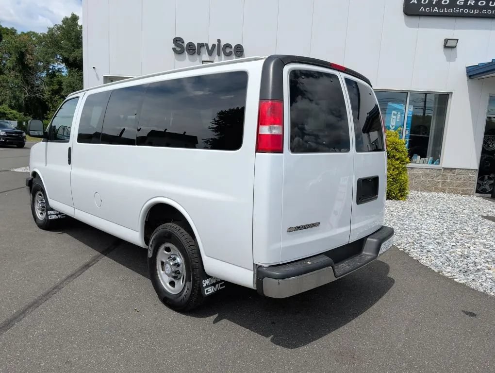 Used 2017 Chevrolet Express 2500 LT w/ LT Preferred Equipment Group RWD image 7