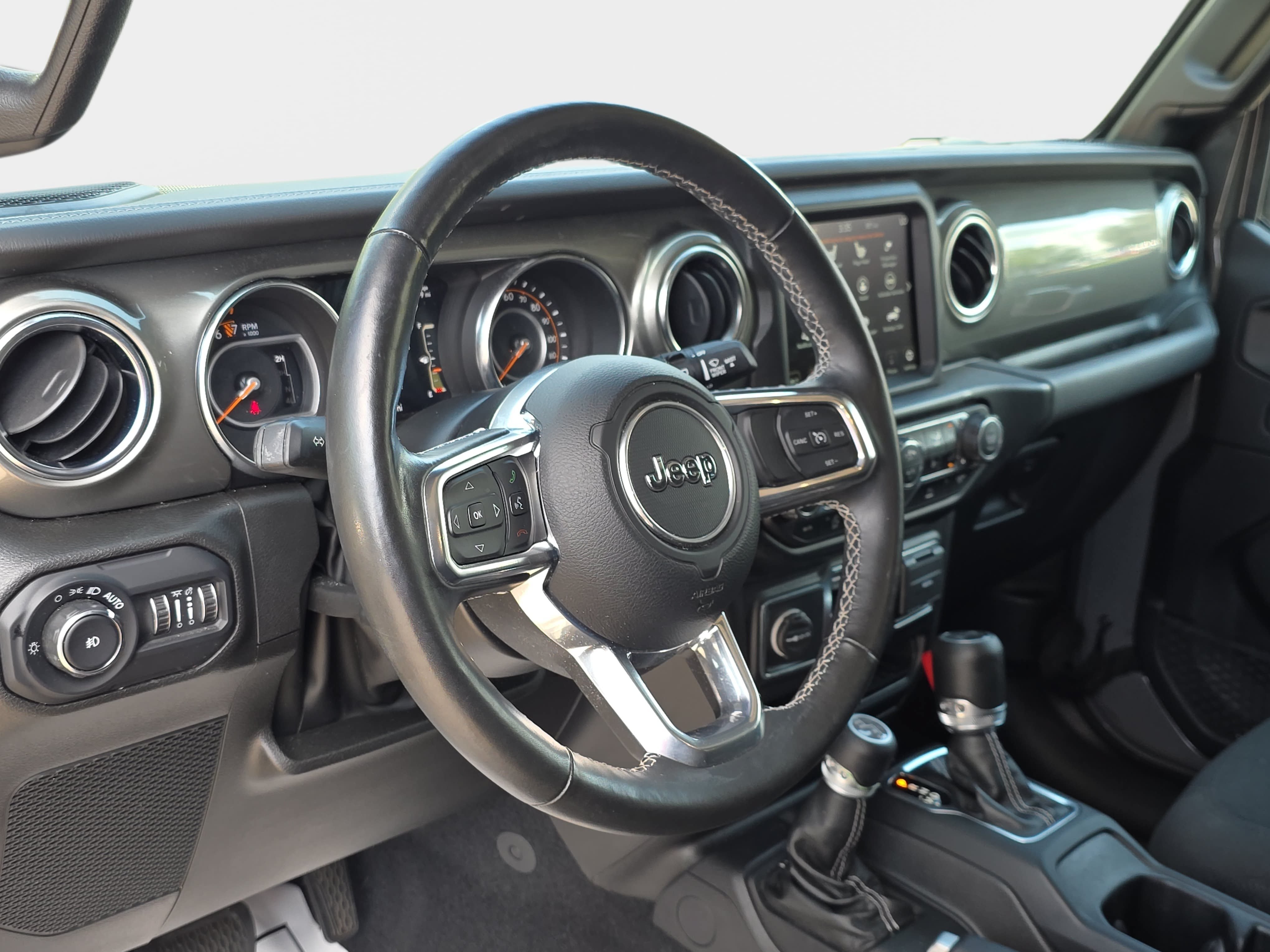 Used 2022 Jeep Wrangler Unlimited Sahara w/ Cold Weather Group AWD/4WD image 13
