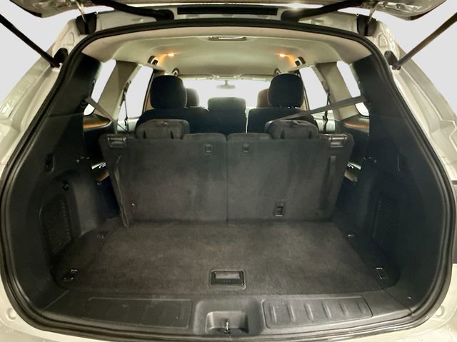 Used 2016 Nissan Pathfinder SV image 25