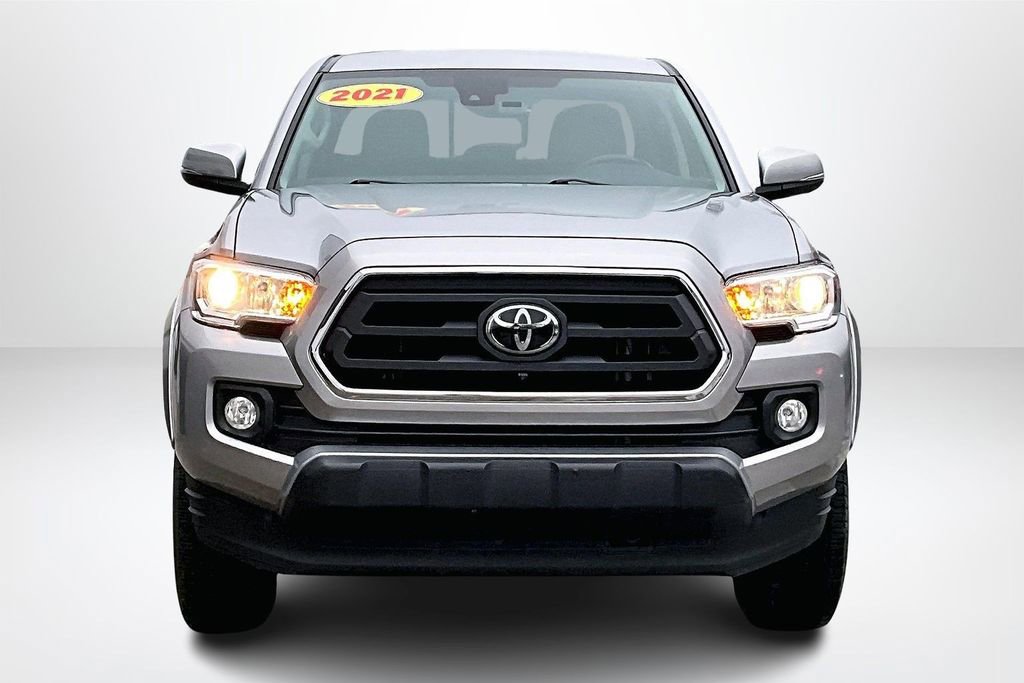 Used 2021 Toyota Tacoma SR5 w/ Technology Package image 2