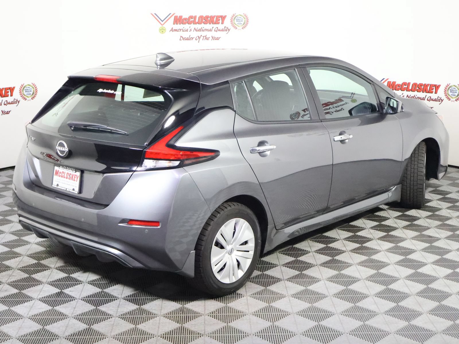 Used 2025 Nissan Leaf S FWD image 4