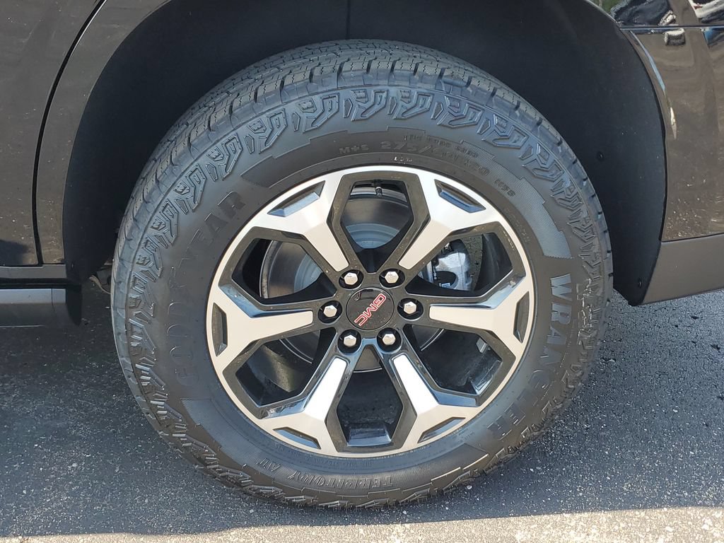 New 2026 GMC Yukon AT4 w/ AT4 Premium Plus Package AWD/4WD image 6