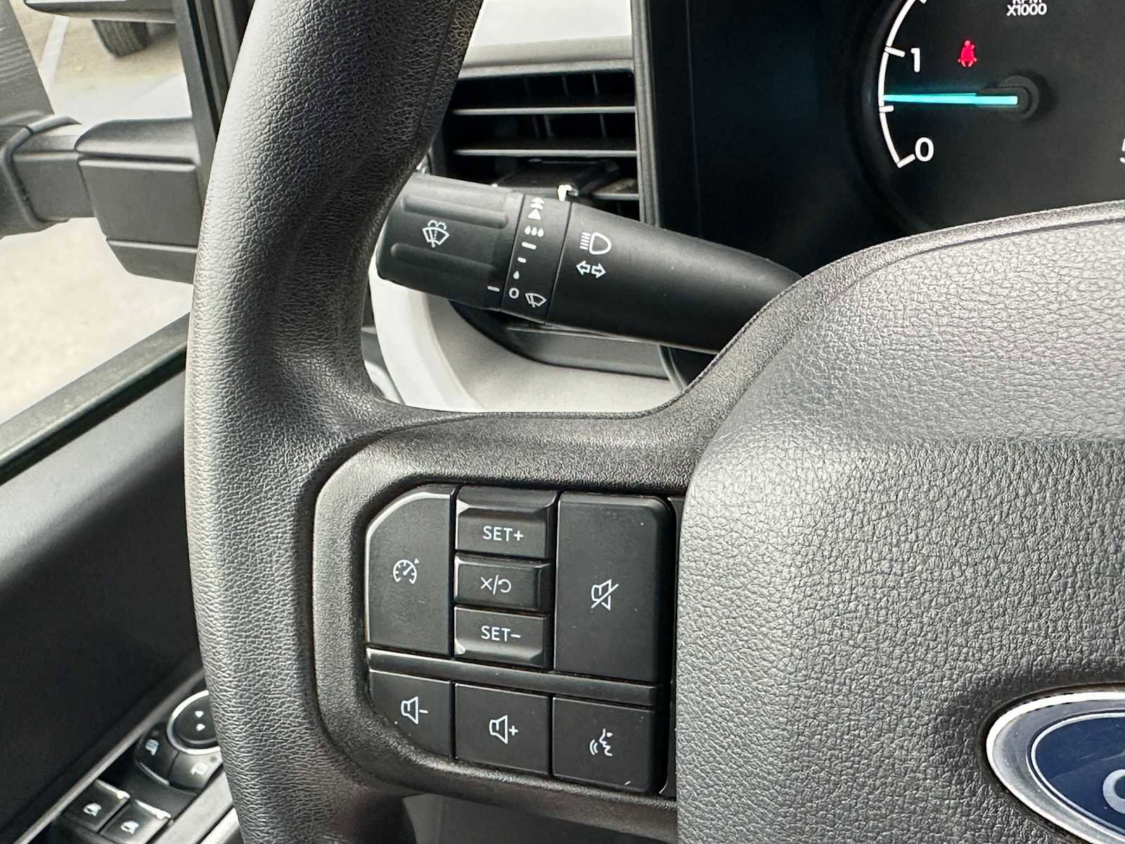 Used 2023 Ford F350 XLT image 33