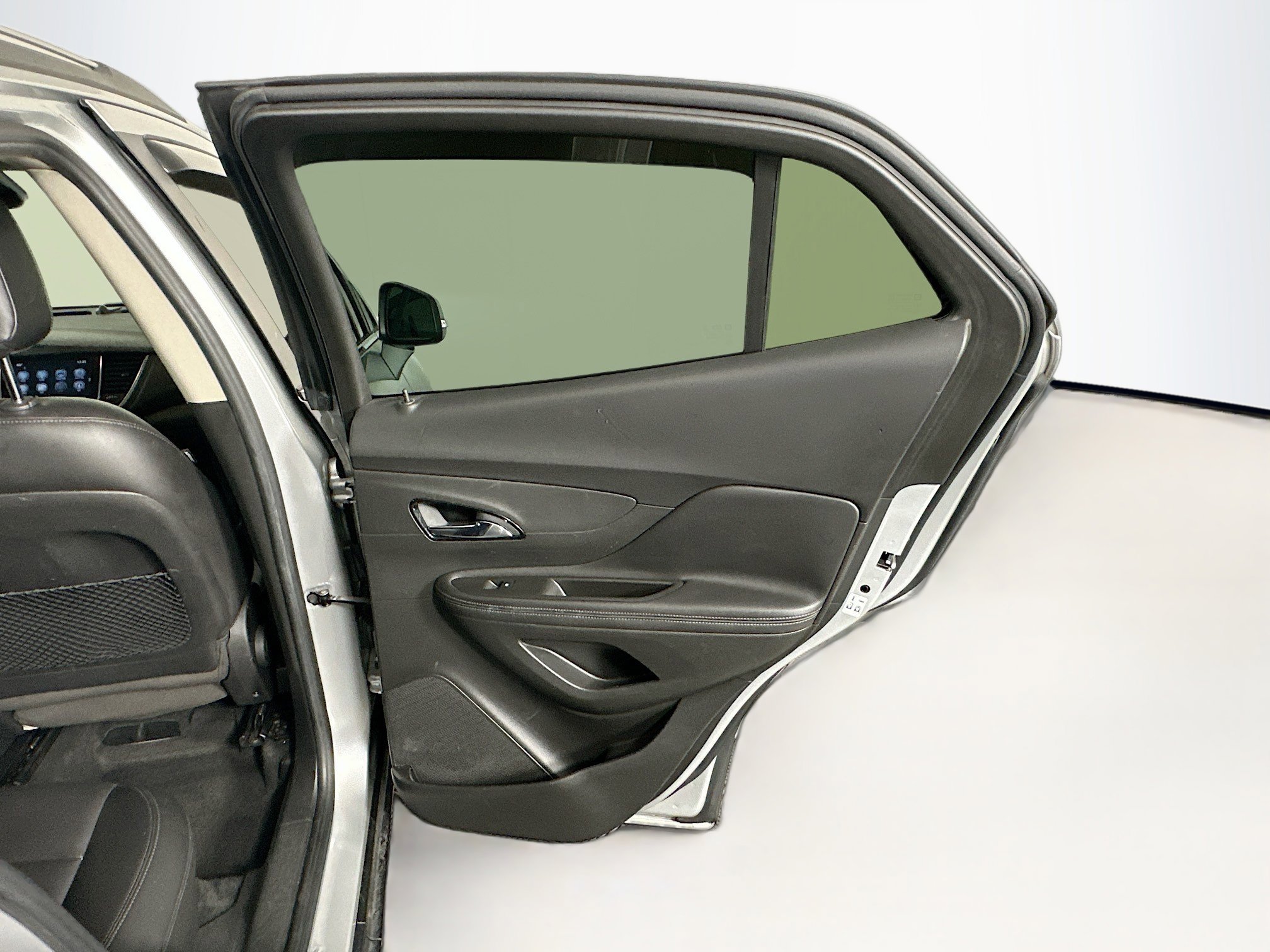 Used 2018 Buick Encore Essence image 28