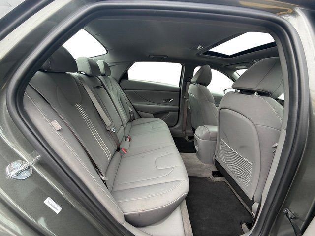 Used 2025 Hyundai Elantra SEL image 20