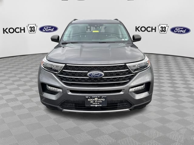 Used 2024 Ford Explorer XLT w/ Equipment Group 202A AWD/4WD image 2