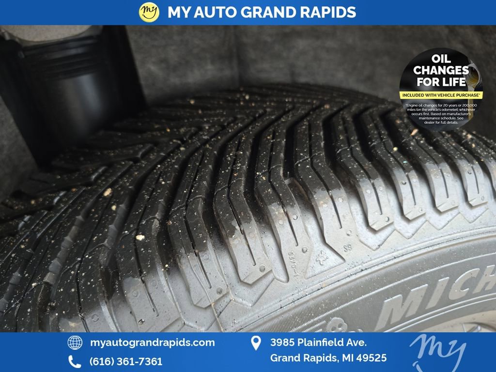 Used 2024 Volkswagen Atlas Peak Edition SE image 33