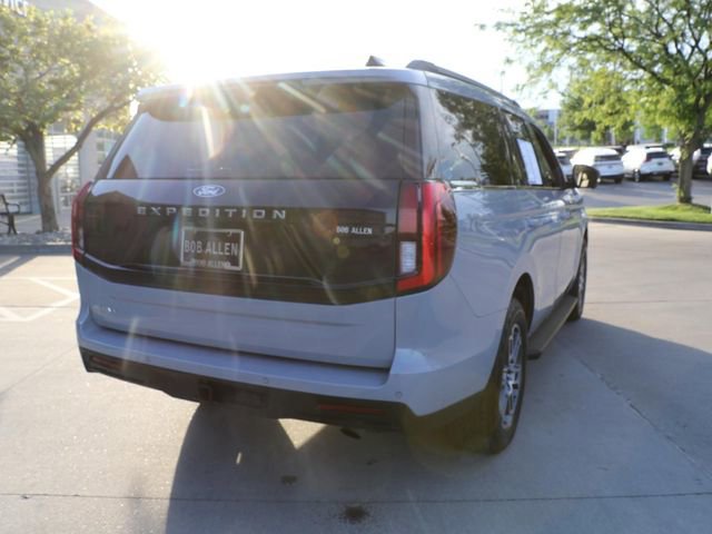 Used 2025 Ford Expedition Active AWD/4WD image 6