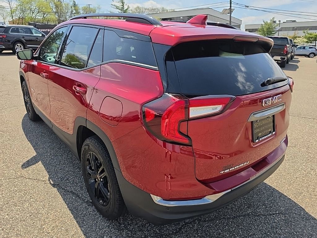 Used 2023 GMC Terrain AT4 image 5