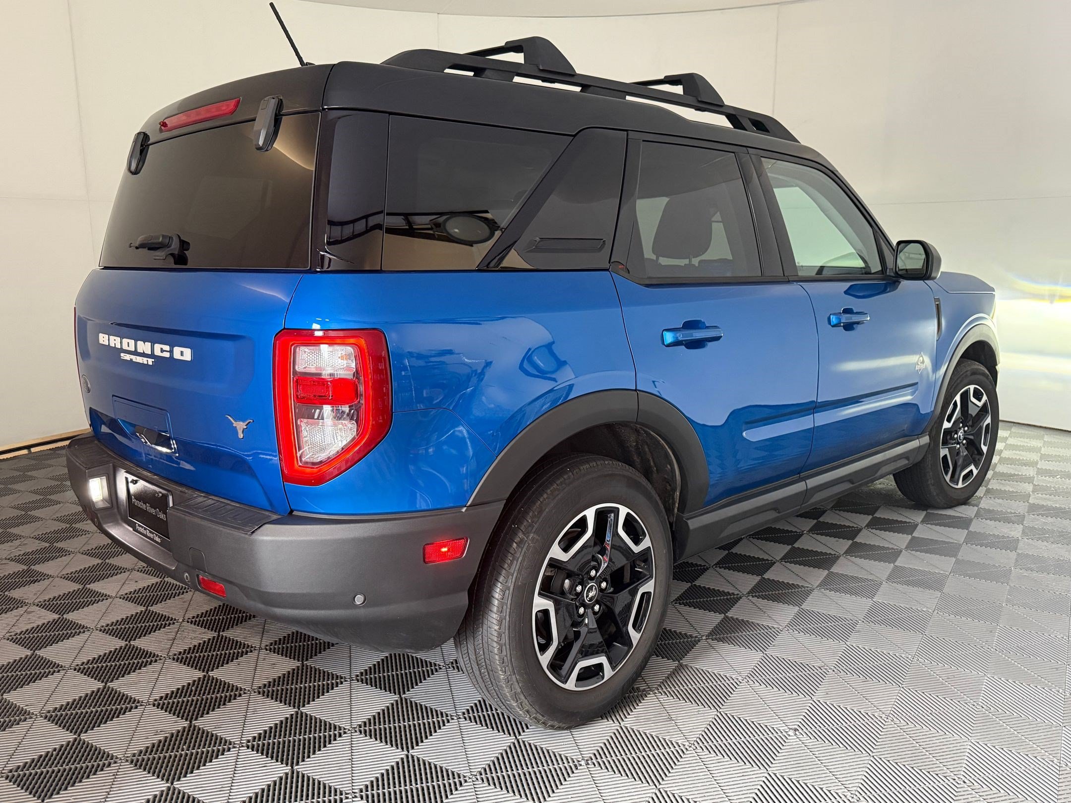 Used 2022 Ford Bronco Sport Outer Banks w/ Tech Package AWD/4WD image 9