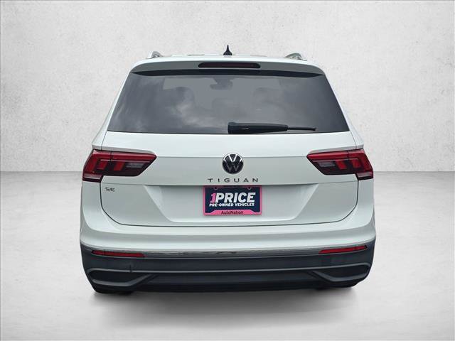 Used 2023 Volkswagen Tiguan SE w/ Panoramic Sunroof Package FWD image 6