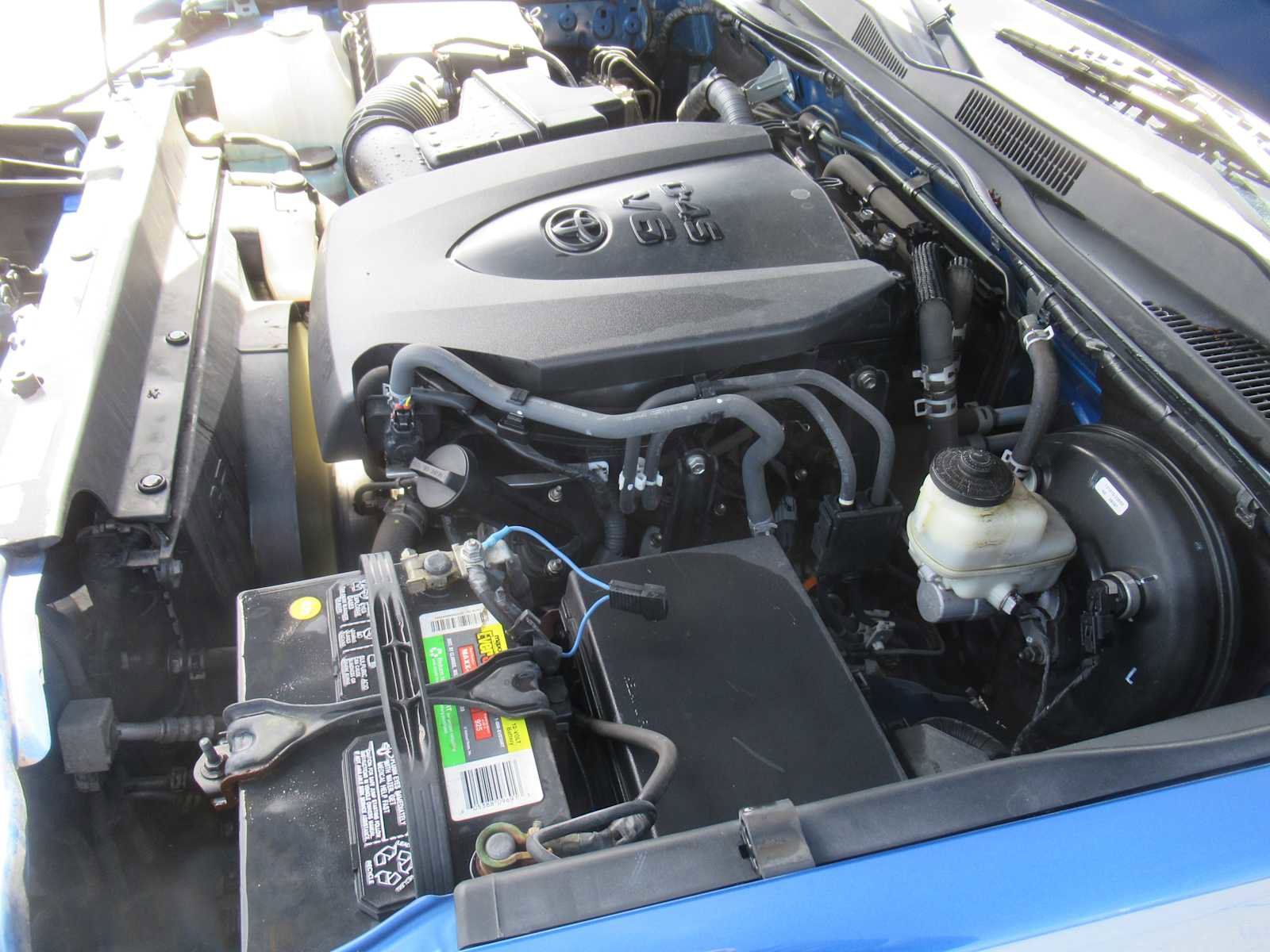 Used 2016 Toyota Tacoma SR5 w/ Towing Package image 14