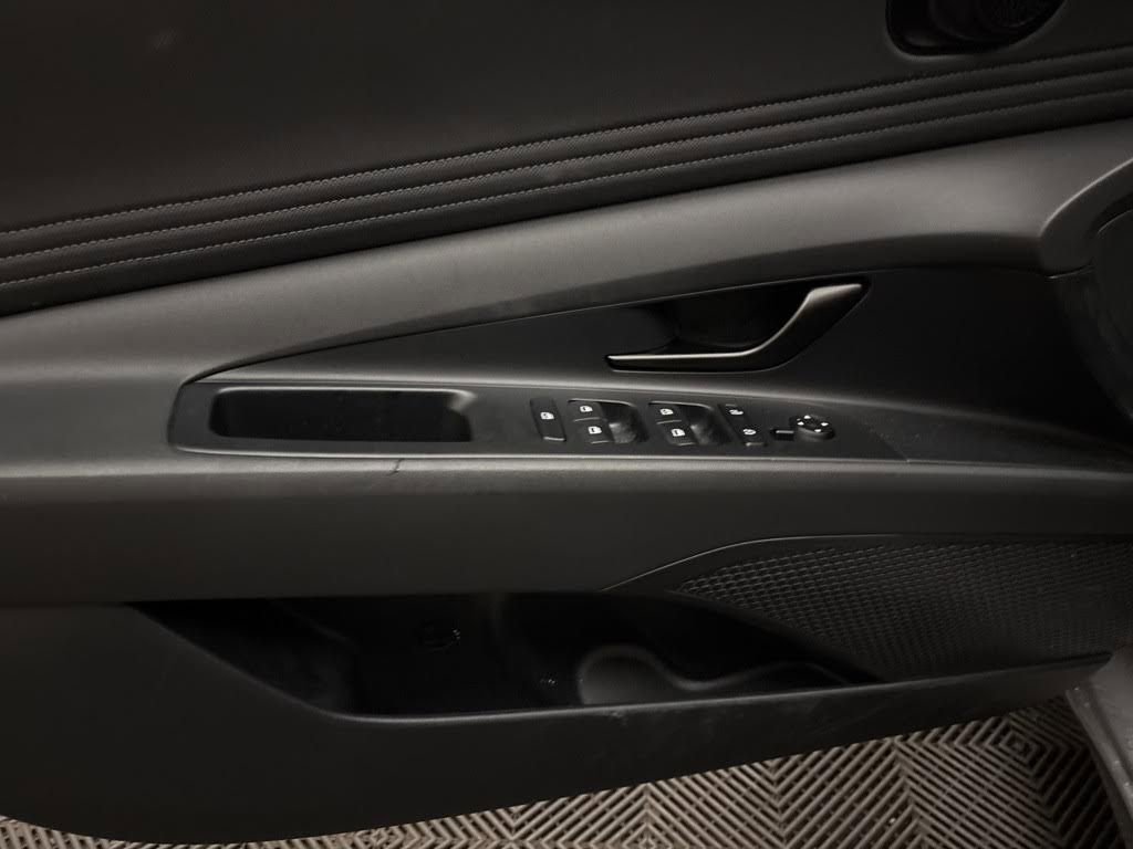 Certified 2025 Hyundai Elantra Sport image 11