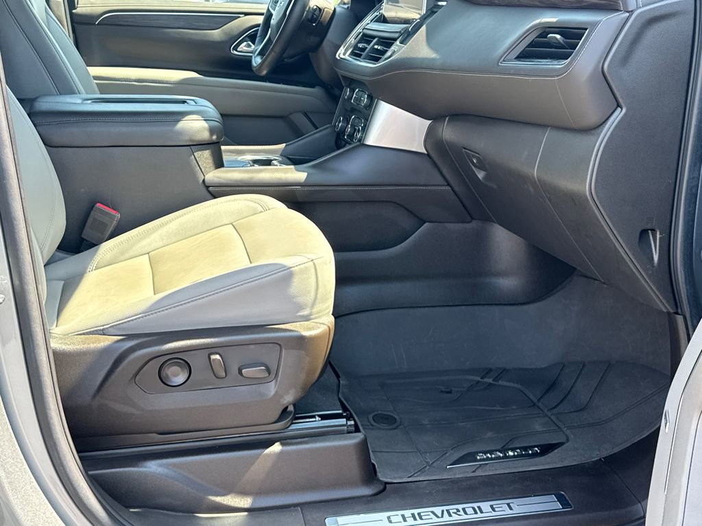 Used 2023 Chevrolet Suburban Z71 w/ Luxury Package image 13