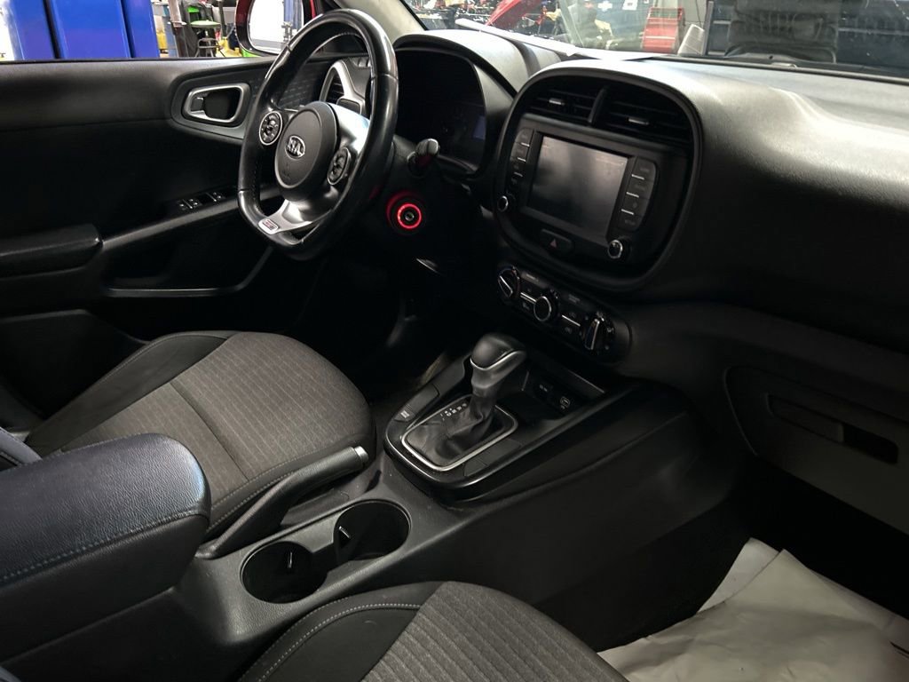 Used 2021 Kia Soul GT-Line FWD image 9