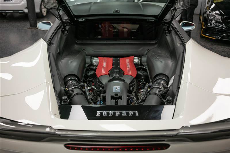 Used 2018 Ferrari 488 GTB RWD image 6
