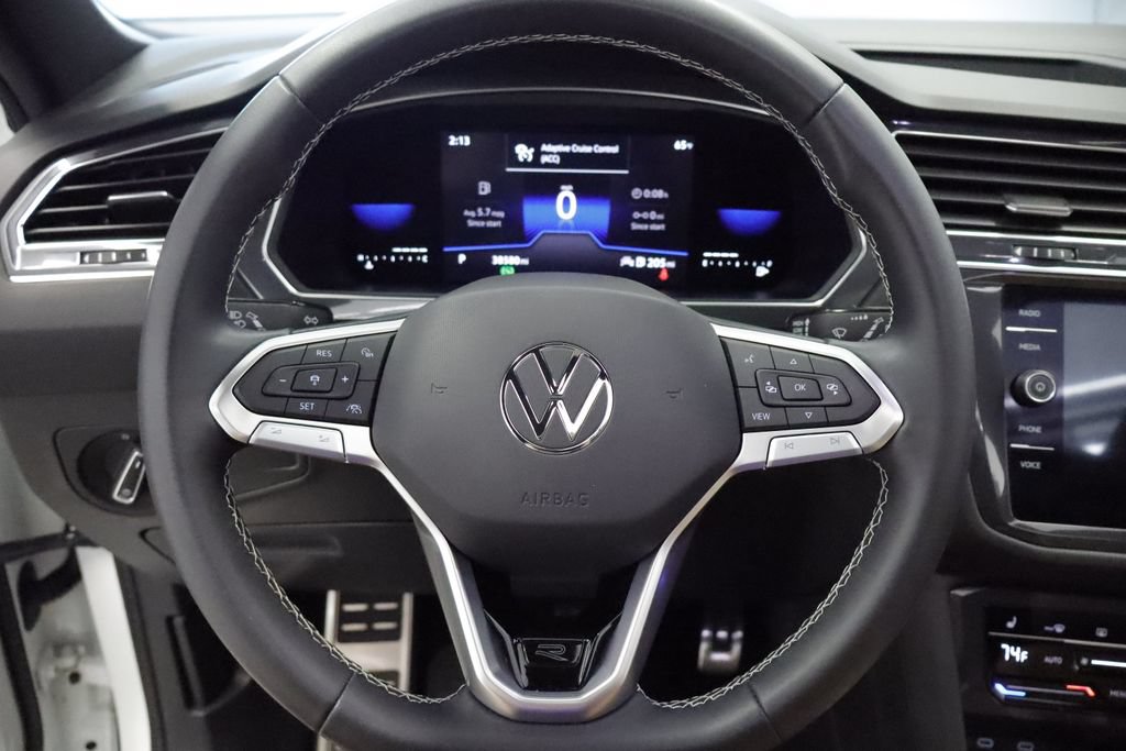 Used 2023 Volkswagen Tiguan SE R-Line FWD image 25