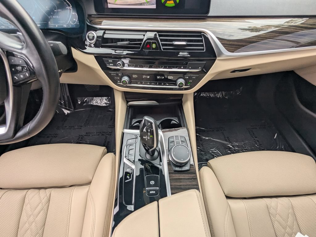 Used 2021 BMW 530e w/ Convenience Package RWD image 6