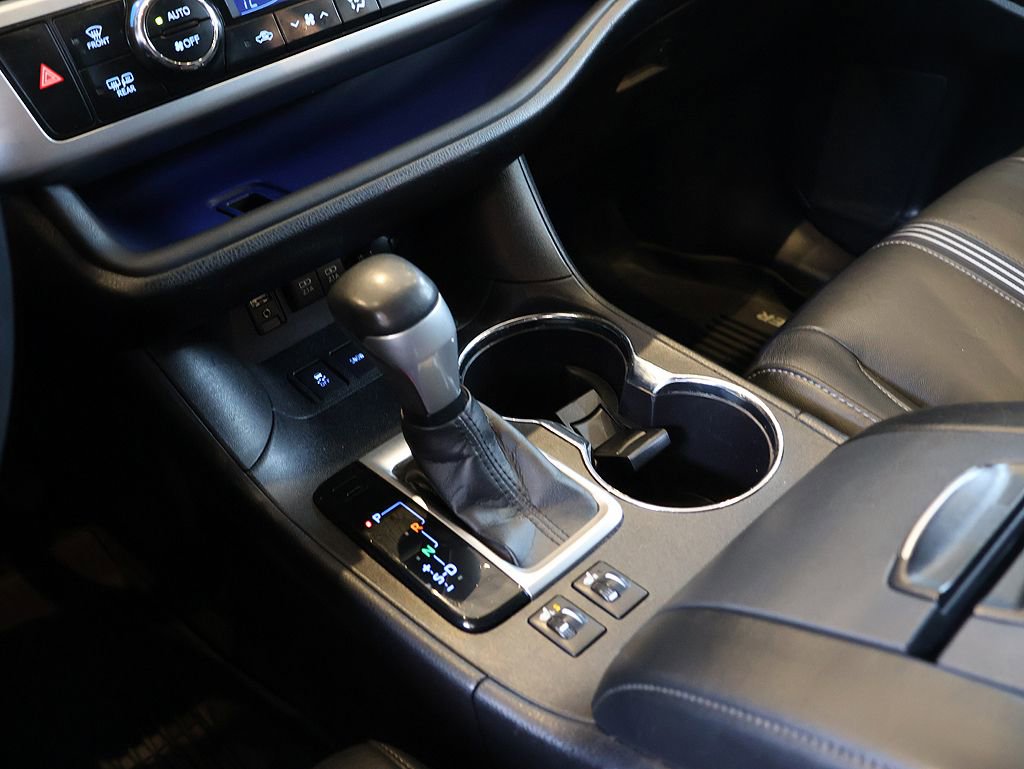 Used 2018 Toyota Highlander SE w/ Protection Package #3 AWD/4WD image 35