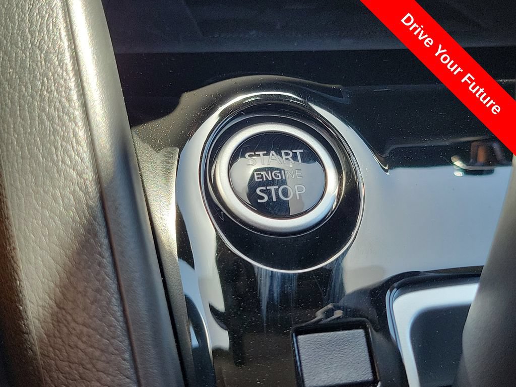 Used 2025 Nissan Versa SV w/ Trunk Package FWD image 10