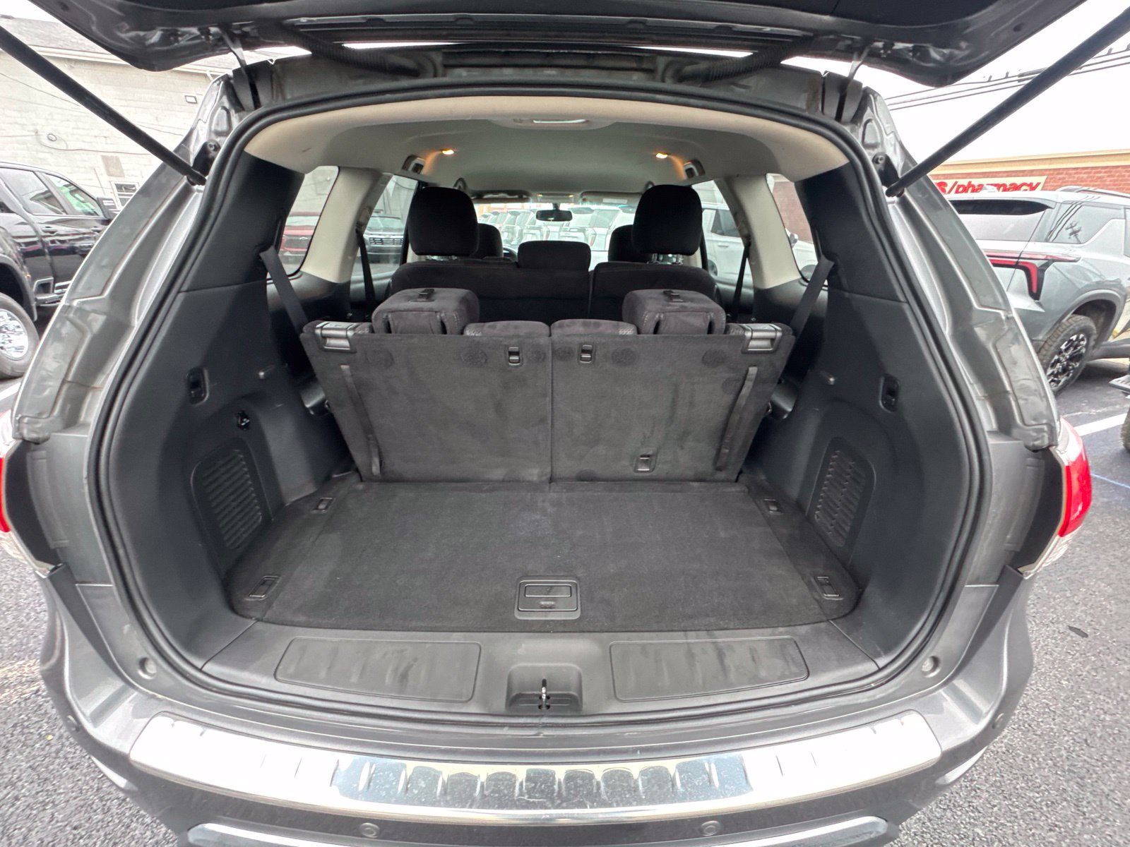 Used 2015 Nissan Pathfinder SV w/ Cargo Package FWD image 29