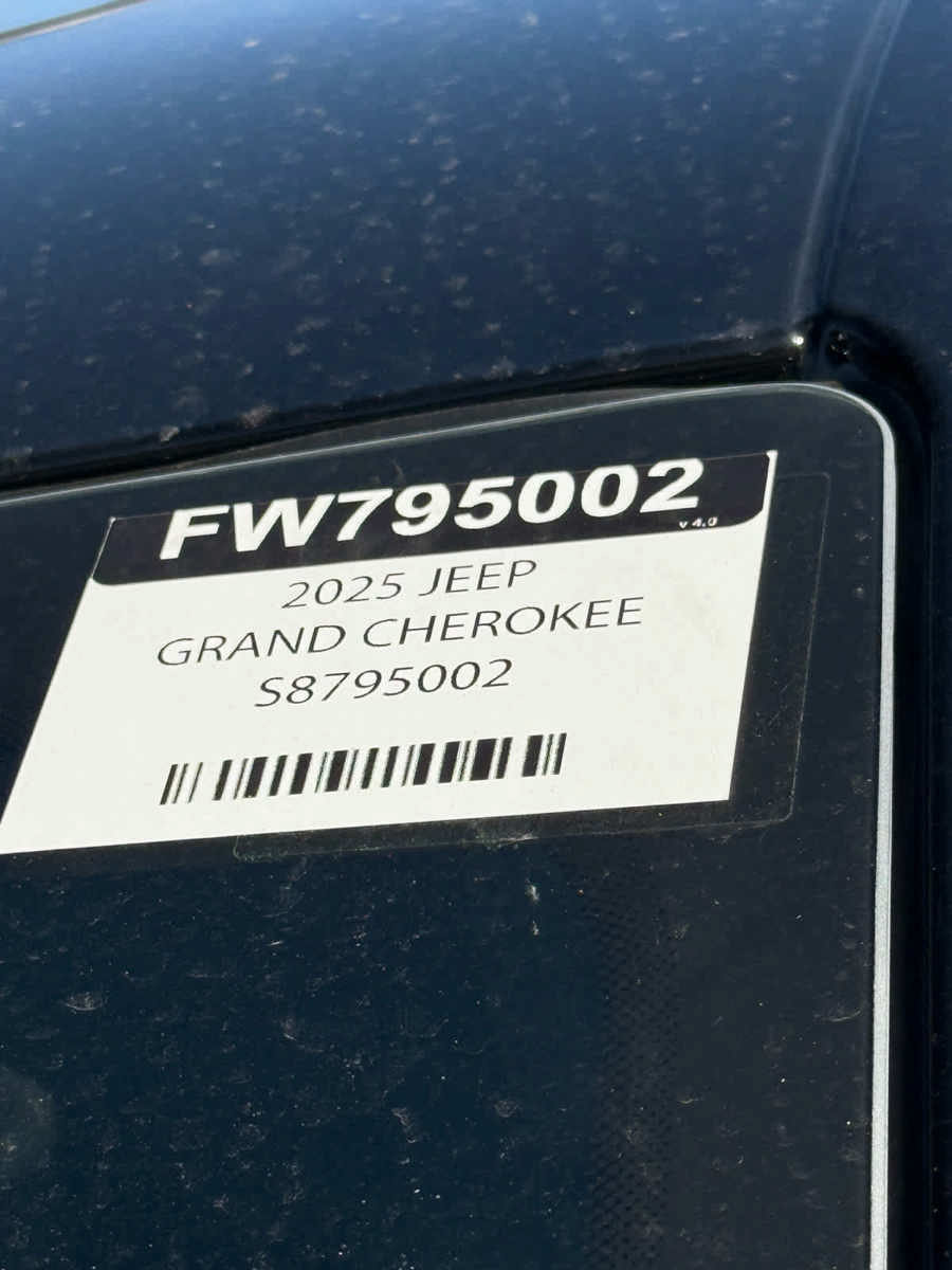 New 2025 Jeep Grand Cherokee Limited AWD/4WD image 34